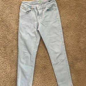 Women’s striped cropped skinny jeans. Size 29.